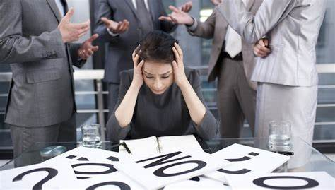 正常职场人VS隐形抑郁者