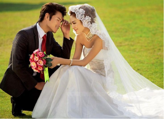 高亮“丢工作”“房贷”“婚恋歧视”