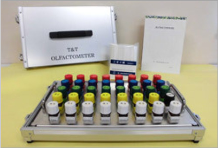 国内版嗅觉识别测试套件实物图，包含8种特征气味瓶