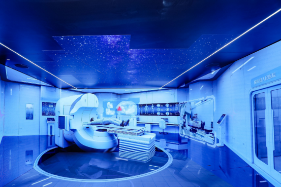 患者虚拟化身与全球专家在元宇宙诊室实时互动场景