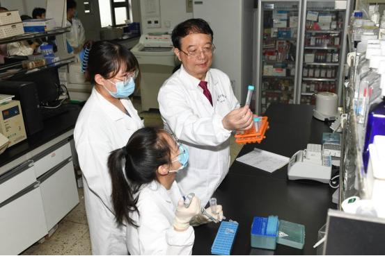 治疗范式重构——从单一药物到生态革新 治疗范式重构——从单一药物到生态革新