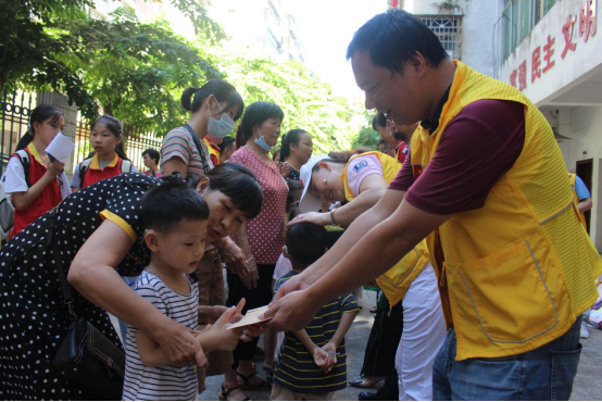 政策背景:破解“听得见的贫困” 政策背景:破解“听得见的贫困”