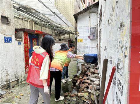 清除积水:从源头阻断登革热传播 清除积水:从源头阻断登革热传播