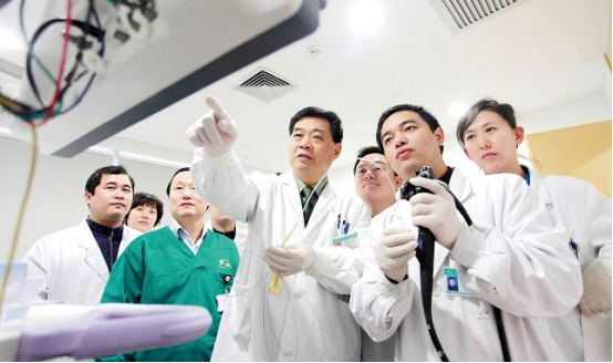 科研攻坚：从临床到实验室的双向转化