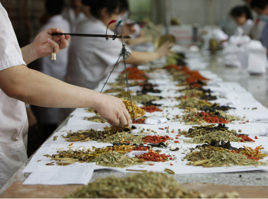 中医药抗新冠的实践与挑战 中医药抗新冠的实践与挑战