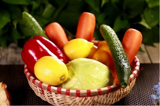 误区四：维生素随便补？真相是“补错伤肝又伤肾”