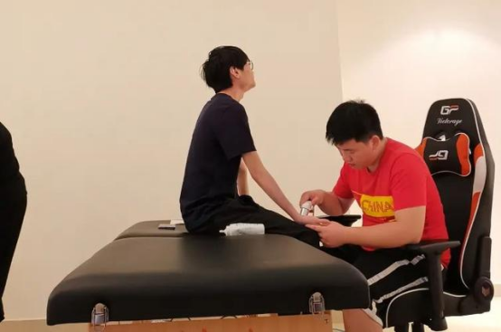 传统康复的困境：电竞选手的