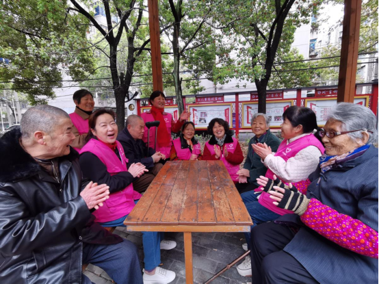 从“信息孤岛”到“精神共同体”的进化 从“信息孤岛”到“精神共同体”的进化