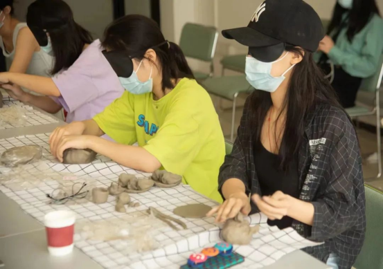 心理慰藉：技术赋能的“临终疗愈”